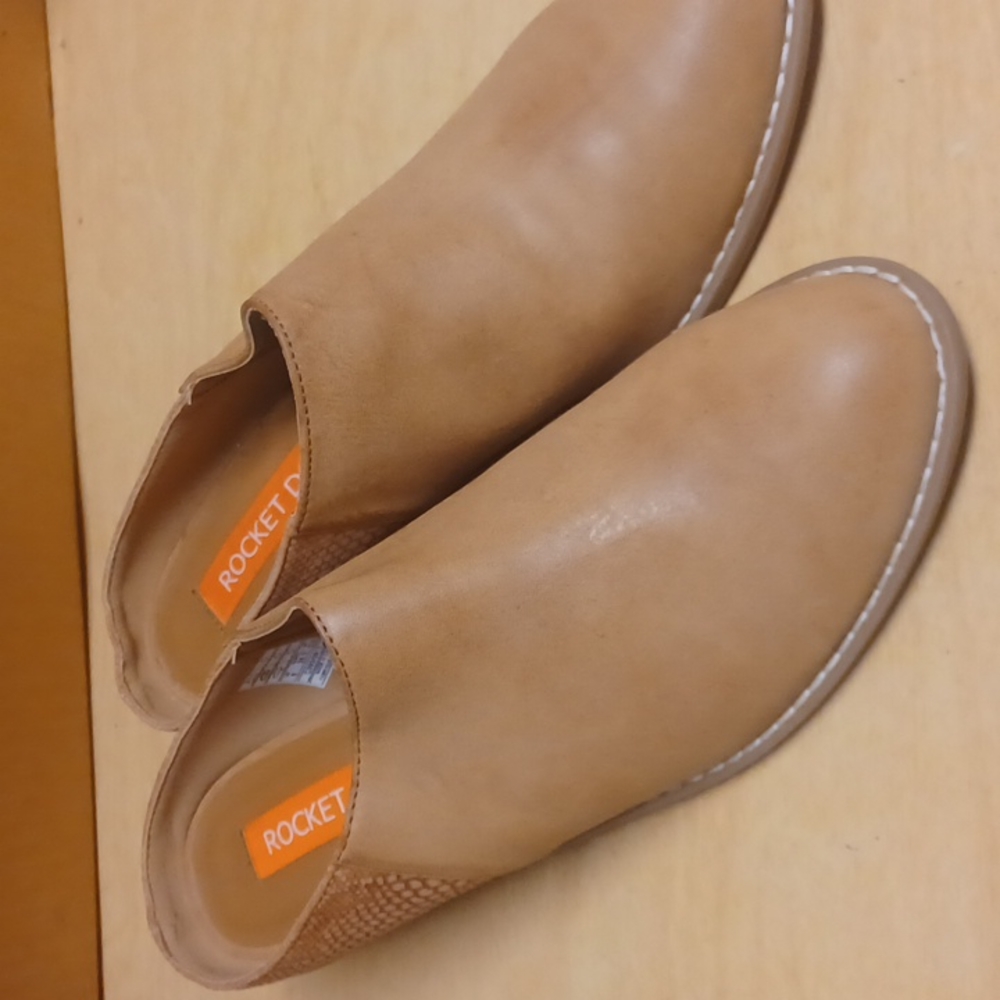 NWOT Rocket Dog Mules